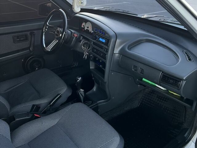 Белый ВАЗ 2113 Самара, объемом двигателя 1.6 л и пробегом 45 тыс. км за 3000 $, фото 18 на Automoto.ua