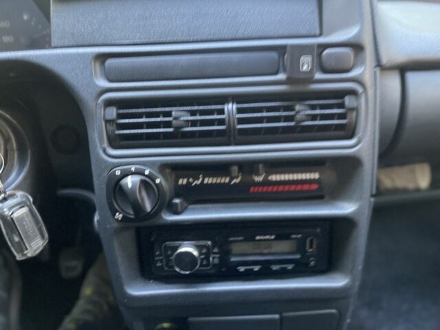 Белый ВАЗ 2113 Самара, объемом двигателя 1.5 л и пробегом 107 тыс. км за 1500 $, фото 7 на Automoto.ua