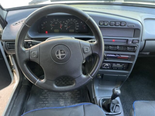 Белый ВАЗ 2113 Самара, объемом двигателя 1.5 л и пробегом 107 тыс. км за 1500 $, фото 5 на Automoto.ua