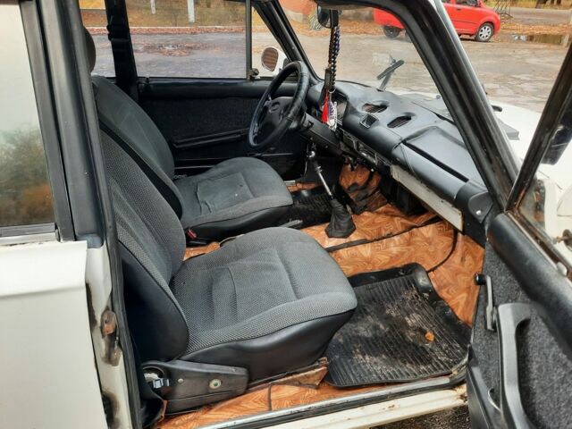 Белый ВАЗ 2113 Самара, объемом двигателя 1.2 л и пробегом 110 тыс. км за 850 $, фото 2 на Automoto.ua