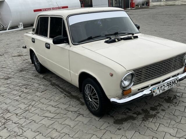 Белый ВАЗ 2113 Самара, объемом двигателя 1.3 л и пробегом 100 тыс. км за 650 $, фото 1 на Automoto.ua