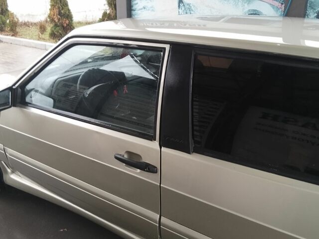 Бежевый ВАЗ 2113 Самара, объемом двигателя 1.5 л и пробегом 300 тыс. км за 1500 $, фото 2 на Automoto.ua