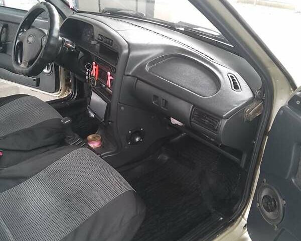 Бежевый ВАЗ 2113 Самара, объемом двигателя 1.5 л и пробегом 300 тыс. км за 1500 $, фото 8 на Automoto.ua