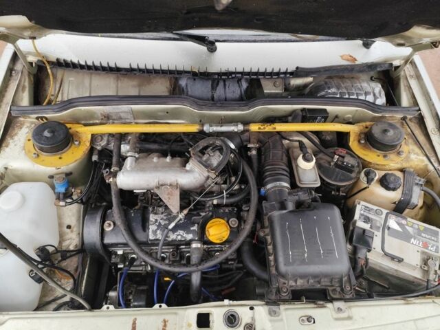 ВАЗ 2113 Самара 2006 в Каневе на Automoto.ua Бежевый ВАЗ 2113 Самара, объемом двигателя 1.5 л и пробегом 235 тыс. км за 1850 $, фото 13 на Automoto.ua