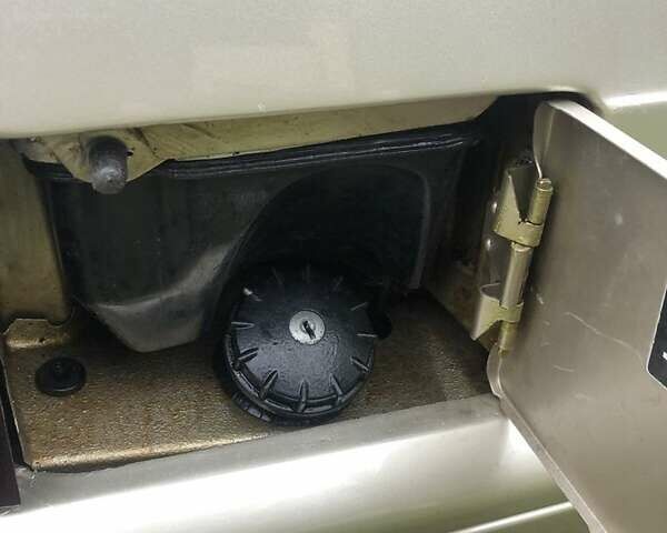 Бежевый ВАЗ 2113 Самара, объемом двигателя 1.5 л и пробегом 220 тыс. км за 2300 $, фото 11 на Automoto.ua