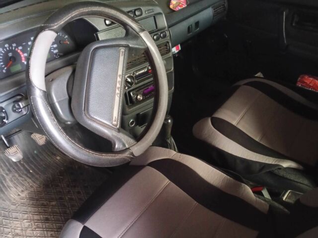 Чорний ВАЗ 2113 Самара, об'ємом двигуна 1.5 л та пробігом 137 тис. км за 2000 $, фото 6 на Automoto.ua