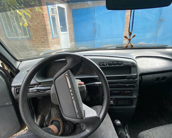 Чорний ВАЗ 2113 Самара, об'ємом двигуна 1.6 л та пробігом 200 тис. км за 1050 $, фото 4 на Automoto.ua