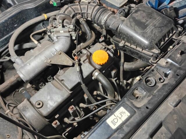 Чорний ВАЗ 2113 Самара, об'ємом двигуна 1.5 л та пробігом 137 тис. км за 2000 $, фото 4 на Automoto.ua