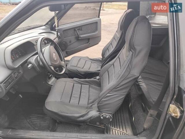 Черный ВАЗ 2113 Самара, объемом двигателя 1.5 л и пробегом 190 тыс. км за 2250 $, фото 4 на Automoto.ua