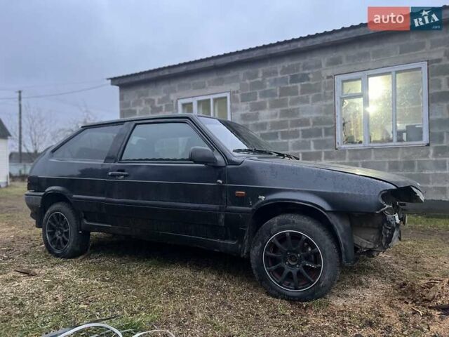 Черный ВАЗ 2113 Самара, объемом двигателя 1.5 л и пробегом 200 тыс. км за 800 $, фото 1 на Automoto.ua