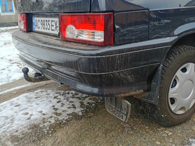 Чорний ВАЗ 2113 Самара, об'ємом двигуна 1.5 л та пробігом 137 тис. км за 2000 $, фото 1 на Automoto.ua