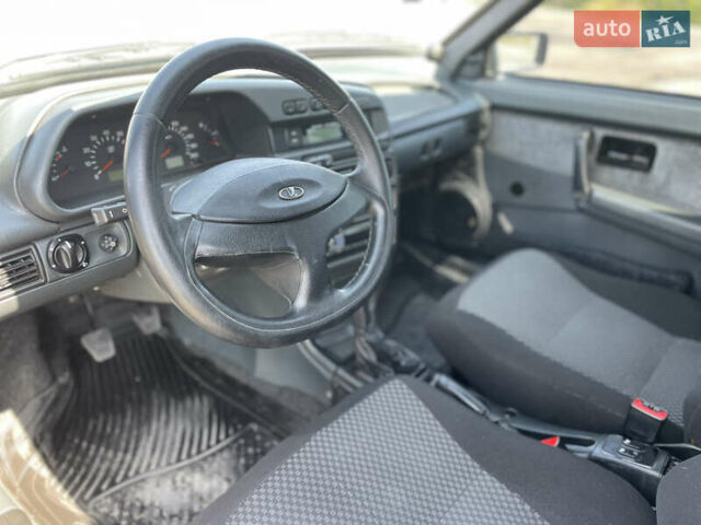 Чорний ВАЗ 2113 Самара, об'ємом двигуна 1.5 л та пробігом 136 тис. км за 3999 $, фото 64 на Automoto.ua