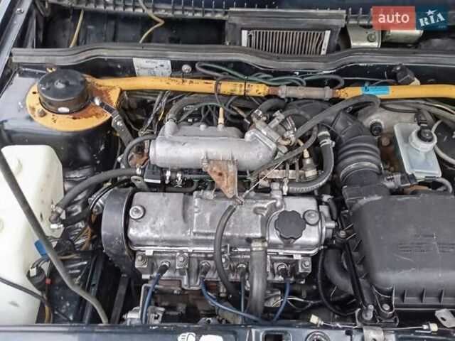 Черный ВАЗ 2113 Самара, объемом двигателя 1.5 л и пробегом 250 тыс. км за 1350 $, фото 2 на Automoto.ua