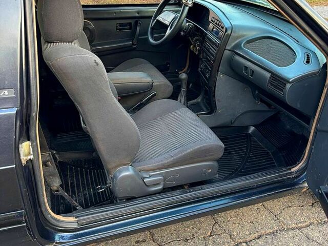 Чорний ВАЗ 2113 Самара, об'ємом двигуна 1.5 л та пробігом 150 тис. км за 1300 $, фото 4 на Automoto.ua