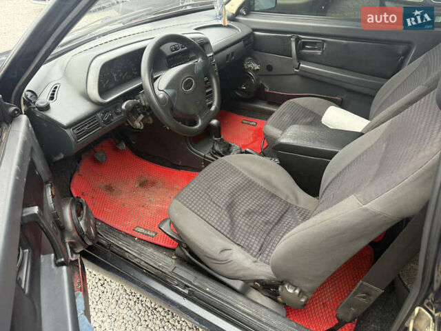 Черный ВАЗ 2113 Самара, объемом двигателя 1.5 л и пробегом 230 тыс. км за 1200 $, фото 5 на Automoto.ua