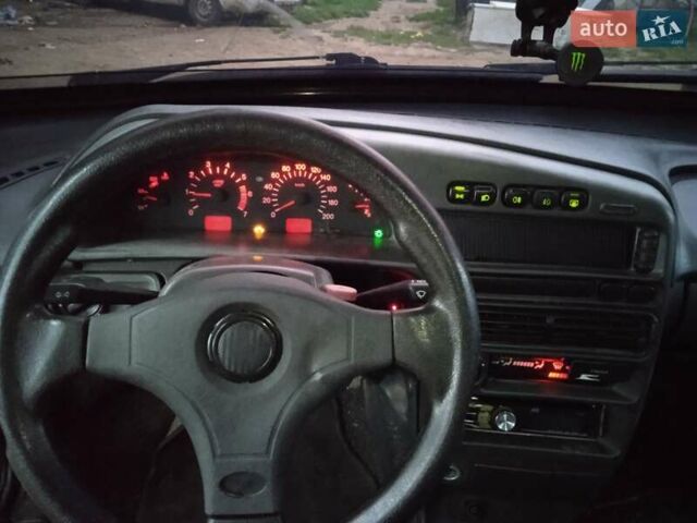Черный ВАЗ 2113 Самара, объемом двигателя 1.57 л и пробегом 100 тыс. км за 1350 $, фото 5 на Automoto.ua