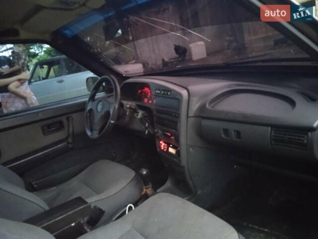 Черный ВАЗ 2113 Самара, объемом двигателя 1.57 л и пробегом 100 тыс. км за 1350 $, фото 4 на Automoto.ua