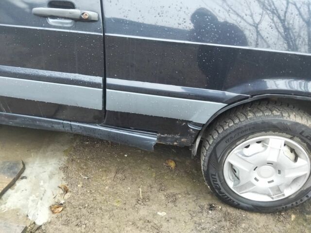 Черный ВАЗ 2113 Самара, объемом двигателя 1.6 л и пробегом 300 тыс. км за 1050 $, фото 10 на Automoto.ua