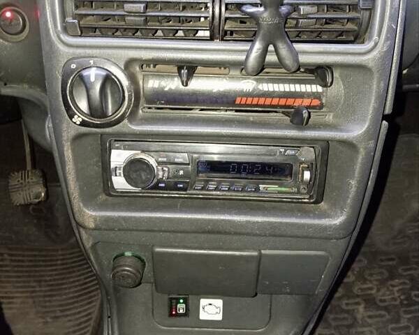 Черный ВАЗ 2113 Самара, объемом двигателя 1.6 л и пробегом 207 тыс. км за 1200 $, фото 12 на Automoto.ua