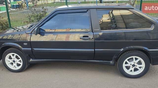 Черный ВАЗ 2113 Самара, объемом двигателя 1.6 л и пробегом 220 тыс. км за 1900 $, фото 3 на Automoto.ua