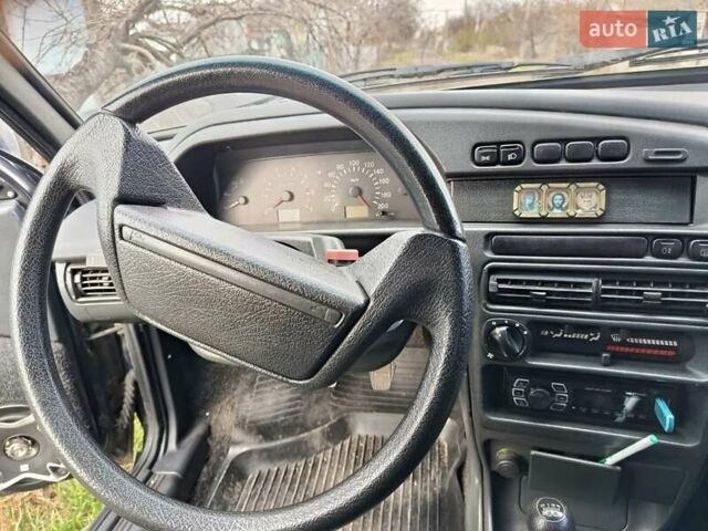 Чорний ВАЗ 2113 Самара, об'ємом двигуна 1.6 л та пробігом 210 тис. км за 1900 $, фото 6 на Automoto.ua