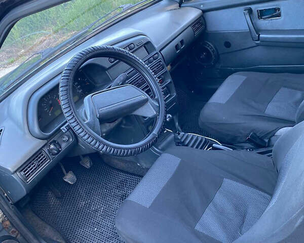 Чорний ВАЗ 2113 Самара, об'ємом двигуна 1.6 л та пробігом 177 тис. км за 2250 $, фото 4 на Automoto.ua