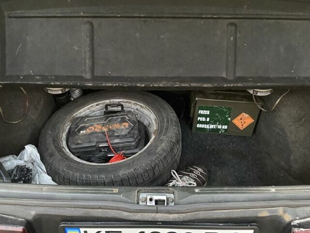 Чорний ВАЗ 2113 Самара, об'ємом двигуна 1.6 л та пробігом 321 тис. км за 2800 $, фото 11 на Automoto.ua