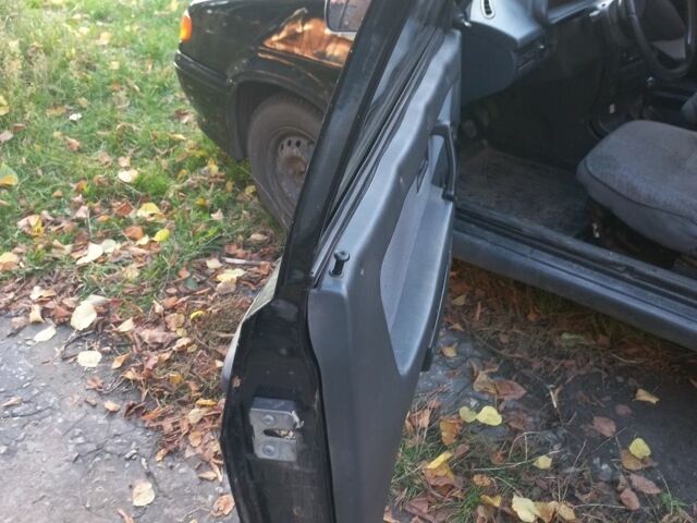 Чорний ВАЗ 2113 Самара, об'ємом двигуна 1.6 л та пробігом 135 тис. км за 1100 $, фото 5 на Automoto.ua