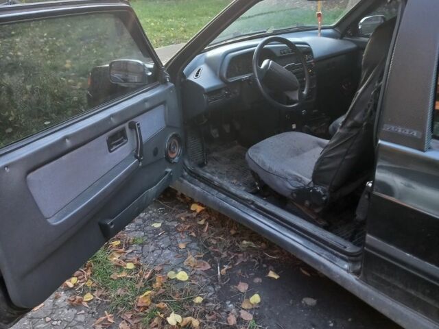 Чорний ВАЗ 2113 Самара, об'ємом двигуна 1.6 л та пробігом 135 тис. км за 1100 $, фото 4 на Automoto.ua