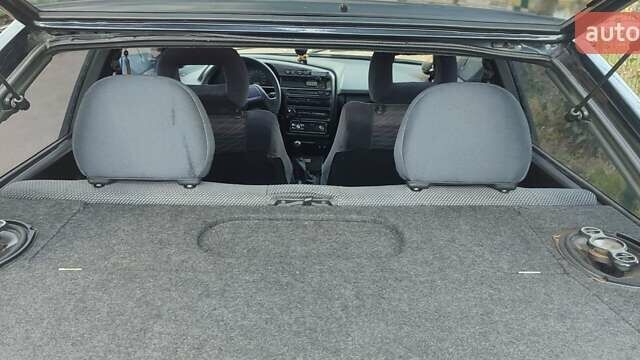 Черный ВАЗ 2113 Самара, объемом двигателя 1.6 л и пробегом 220 тыс. км за 1900 $, фото 8 на Automoto.ua