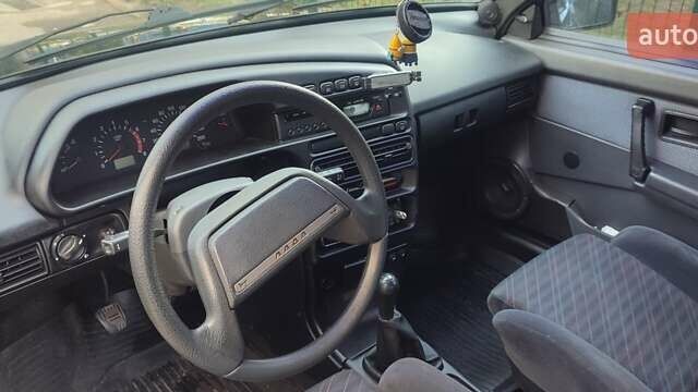 Черный ВАЗ 2113 Самара, объемом двигателя 1.6 л и пробегом 220 тыс. км за 1900 $, фото 6 на Automoto.ua