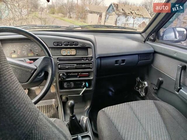 Чорний ВАЗ 2113 Самара, об'ємом двигуна 1.6 л та пробігом 210 тис. км за 1900 $, фото 4 на Automoto.ua