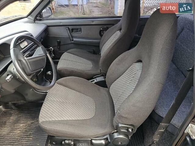 Чорний ВАЗ 2113 Самара, об'ємом двигуна 1.6 л та пробігом 210 тис. км за 1900 $, фото 5 на Automoto.ua