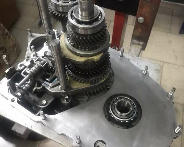 Черный ВАЗ 2113 Самара, объемом двигателя 1.6 л и пробегом 50 тыс. км за 8000 $, фото 16 на Automoto.ua