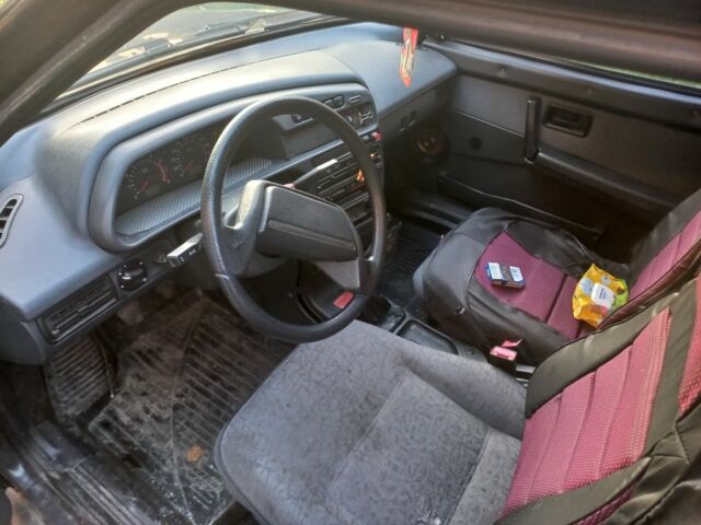 Чорний ВАЗ 2113 Самара, об'ємом двигуна 1.6 л та пробігом 135 тис. км за 1100 $, фото 1 на Automoto.ua