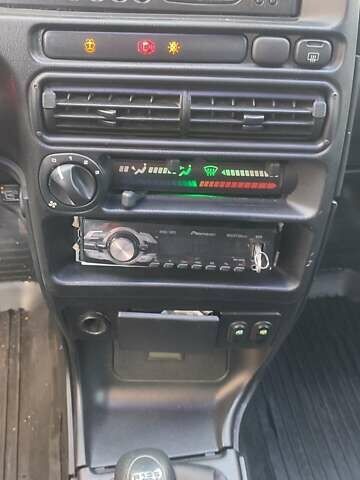 Черный ВАЗ 2113 Самара, объемом двигателя 1.6 л и пробегом 220 тыс. км за 1900 $, фото 9 на Automoto.ua