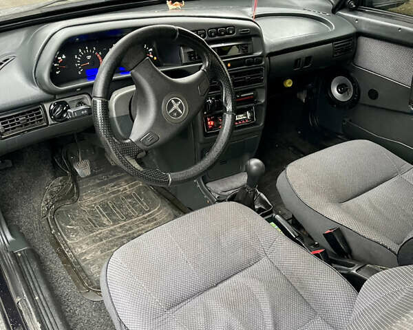 Черный ВАЗ 2113 Самара, объемом двигателя 1.6 л и пробегом 220 тыс. км за 1600 $, фото 4 на Automoto.ua