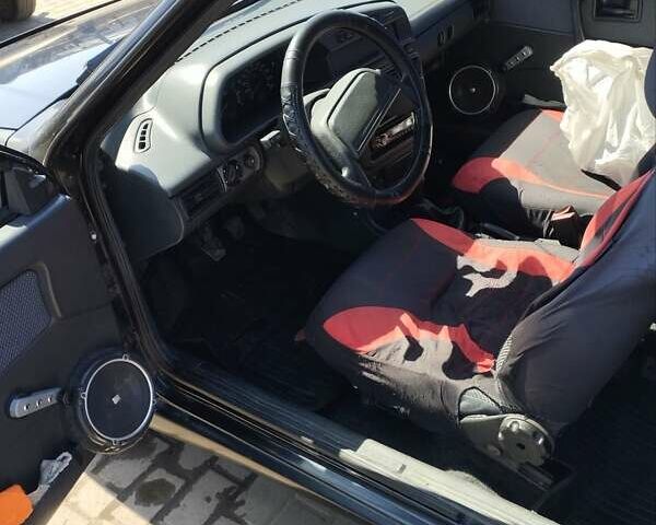 Черный ВАЗ 2113 Самара, объемом двигателя 1.6 л и пробегом 85 тыс. км за 1500 $, фото 5 на Automoto.ua