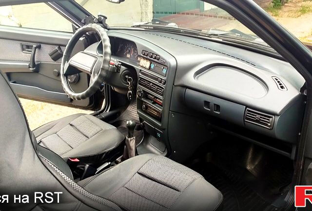 Чорний ВАЗ 2113 Самара, об'ємом двигуна 1.5 л та пробігом 150 тис. км за 2380 $, фото 3 на Automoto.ua