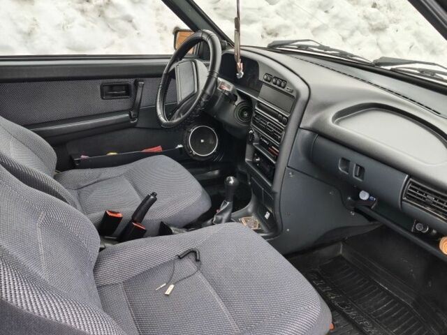 Чорний ВАЗ 2113 Самара, об'ємом двигуна 1.6 л та пробігом 93 тис. км за 1900 $, фото 8 на Automoto.ua