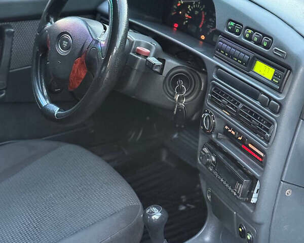 Чорний ВАЗ 2113 Самара, об'ємом двигуна 1.6 л та пробігом 220 тис. км за 1550 $, фото 8 на Automoto.ua