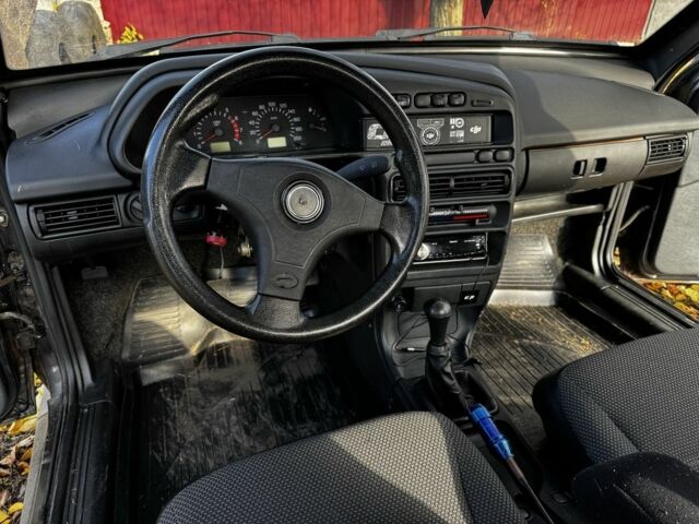 Черный ВАЗ 2113 Самара, объемом двигателя 1.6 л и пробегом 350 тыс. км за 1429 $, фото 4 на Automoto.ua