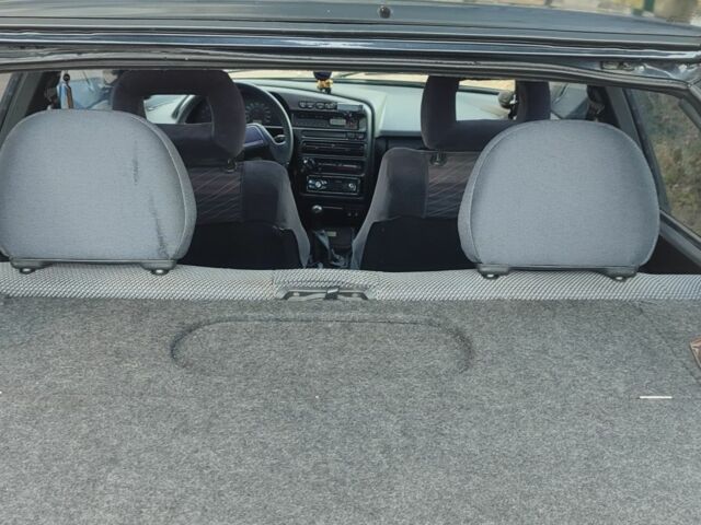 Черный ВАЗ 2113 Самара, объемом двигателя 1.6 л и пробегом 220 тыс. км за 1900 $, фото 9 на Automoto.ua