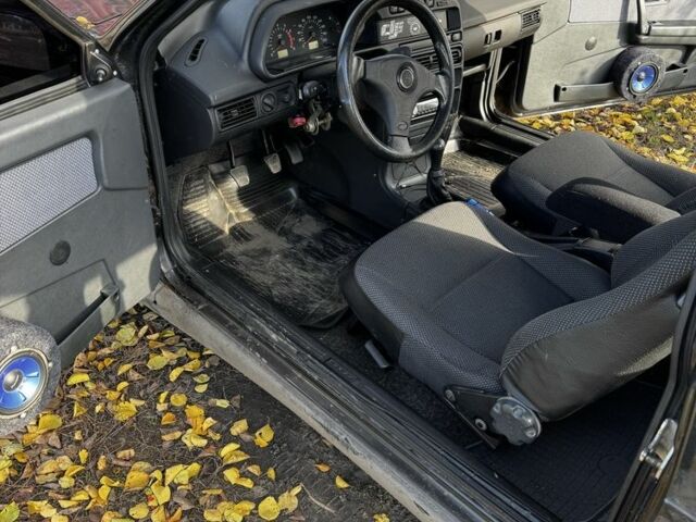 Черный ВАЗ 2113 Самара, объемом двигателя 1.6 л и пробегом 350 тыс. км за 1429 $, фото 3 на Automoto.ua