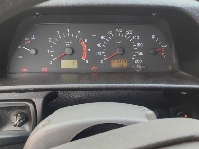 Черный ВАЗ 2113 Самара, объемом двигателя 1.6 л и пробегом 220 тыс. км за 1900 $, фото 14 на Automoto.ua