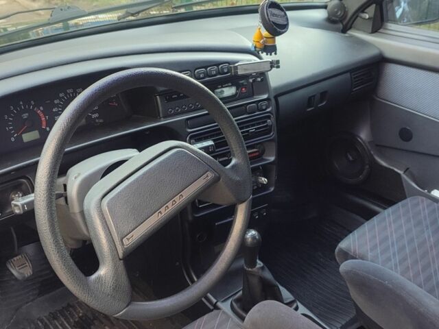 Черный ВАЗ 2113 Самара, объемом двигателя 1.6 л и пробегом 220 тыс. км за 1900 $, фото 7 на Automoto.ua