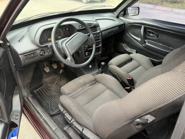 Червоний ВАЗ 2113 Самара, об'ємом двигуна 1.6 л та пробігом 297 тис. км за 1899 $, фото 3 на Automoto.ua