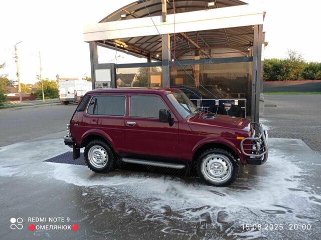 Красный ВАЗ 2113 Самара, объемом двигателя 1.7 л и пробегом 130 тыс. км за 3543 $, фото 4 на Automoto.ua