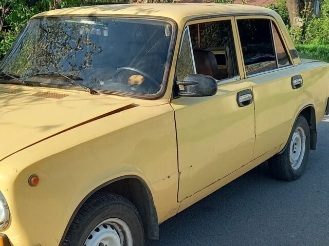 Желтый ВАЗ 2113 Самара, объемом двигателя 0 л и пробегом 72 тыс. км за 881 $, фото 2 на Automoto.ua