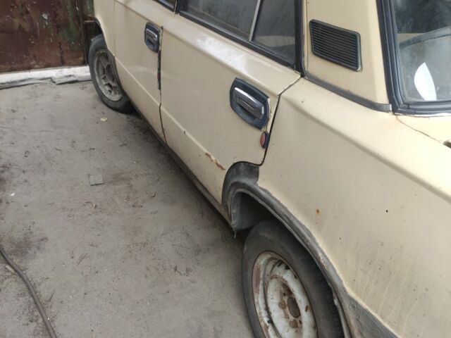 Жовтий ВАЗ 2113 Самара, об'ємом двигуна 0 л та пробігом 3 тис. км за 408 $, фото 3 на Automoto.ua